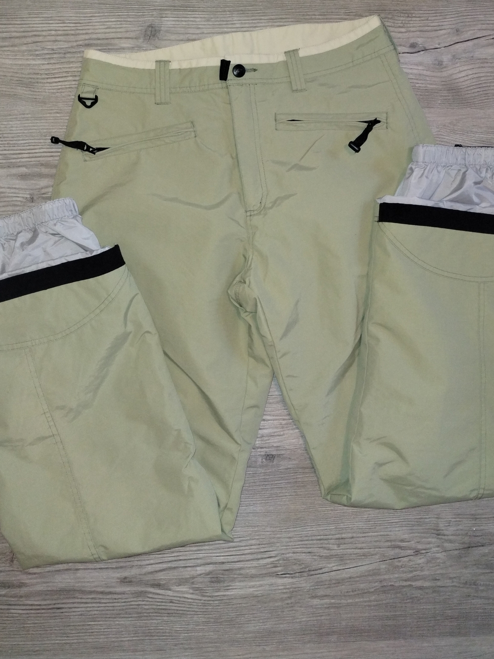 Van's Functional Snow And Ski Pants In Cream And Green - Women's Size Large